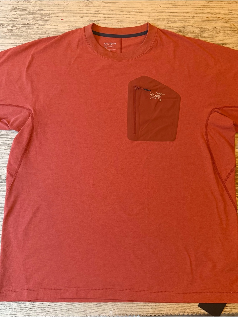 Arc’teryx Konseal Pocket SS Men’s Large Stone Red Shirt NWT